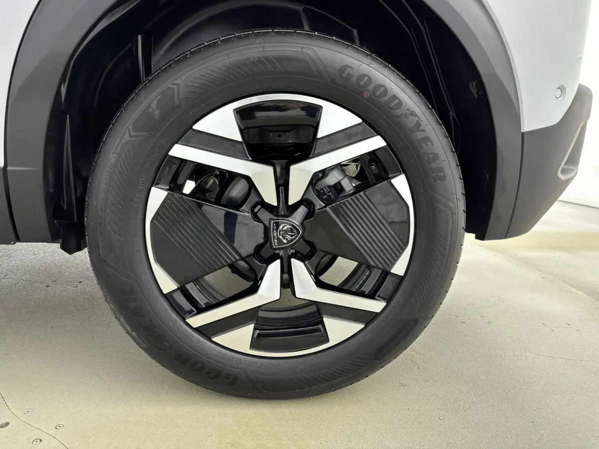 1.2 Hybrid 145 Allure | Dodehoek detectie | Camera | Navigatie | Adaptieve cruise control |