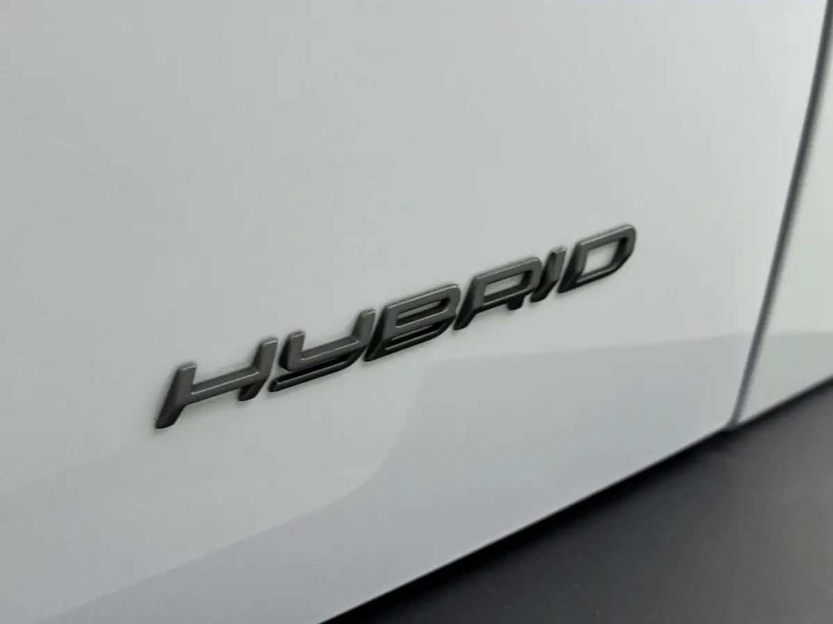 1.2 Hybrid 145 Allure | Dodehoek detectie | Camera | Navigatie | Adaptieve cruise control |