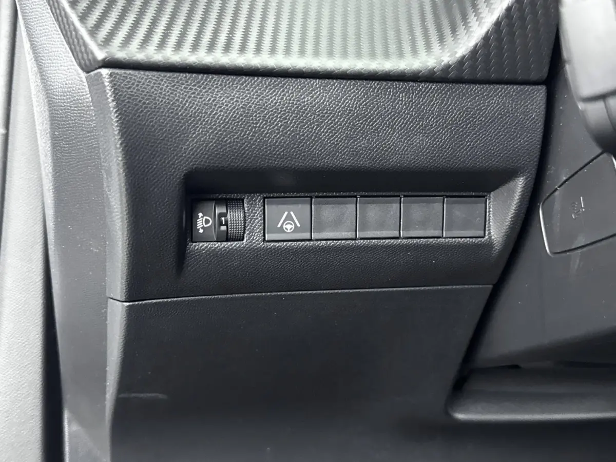 1.2 Hybrid 145 Allure | Dodehoek detectie | Camera | Navigatie | Adaptieve cruise control |