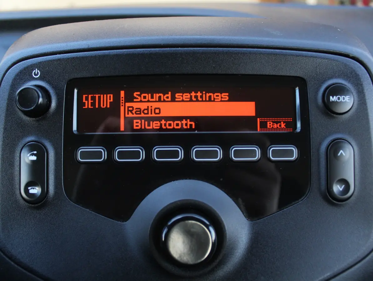 1.0 VVT-i x-fun AIRCO | CV | LED | STB | BLUETOOTH | ELRM | ISOFIX