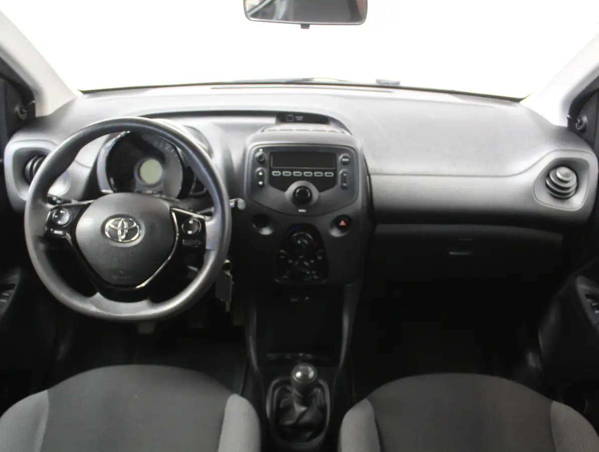1.0 VVT-i x-fun AIRCO | CV | LED | STB | BLUETOOTH | ELRM | ISOFIX
