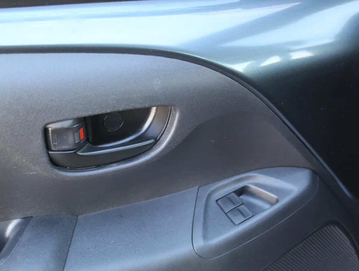 1.0 VVT-i x-fun AIRCO | CV | LED | STB | BLUETOOTH | ELRM | ISOFIX