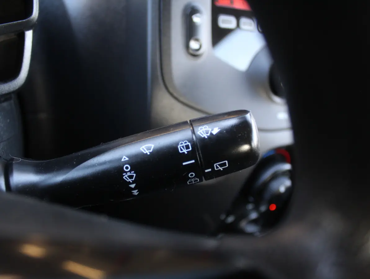 1.0 VVT-i x-fun AIRCO | CV | LED | STB | BLUETOOTH | ELRM | ISOFIX