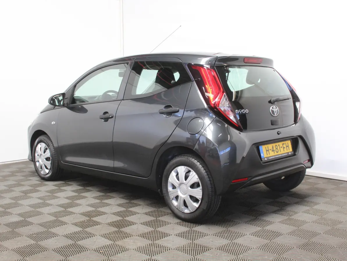 1.0 VVT-i x-fun AIRCO | CV | LED | STB | BLUETOOTH | ELRM | ISOFIX