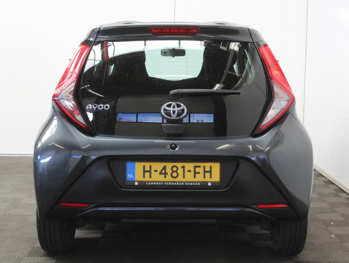 1.0 VVT-i x-fun AIRCO | CV | LED | STB | BLUETOOTH | ELRM | ISOFIX