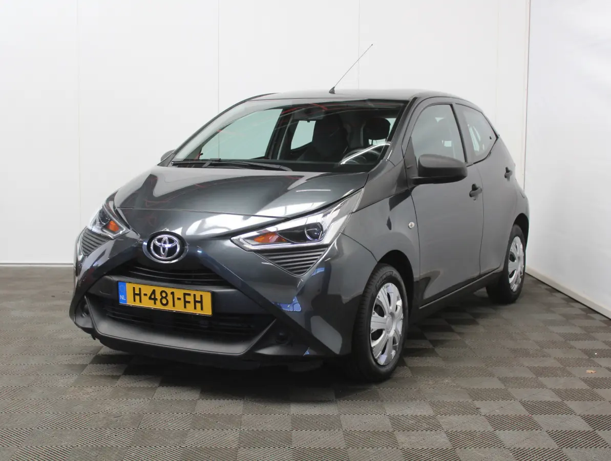 1.0 VVT-i x-fun AIRCO | CV | LED | STB | BLUETOOTH | ELRM | ISOFIX