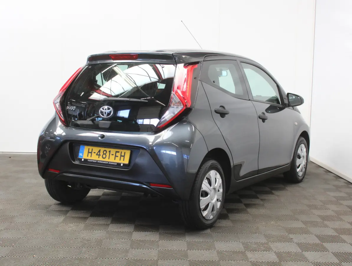 1.0 VVT-i x-fun AIRCO | CV | LED | STB | BLUETOOTH | ELRM | ISOFIX