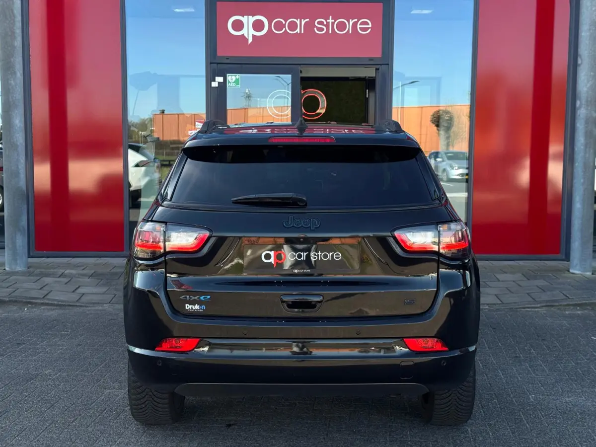4xe 240 Plug-in Hybrid S | Camera | Leder | Stoelverwarming