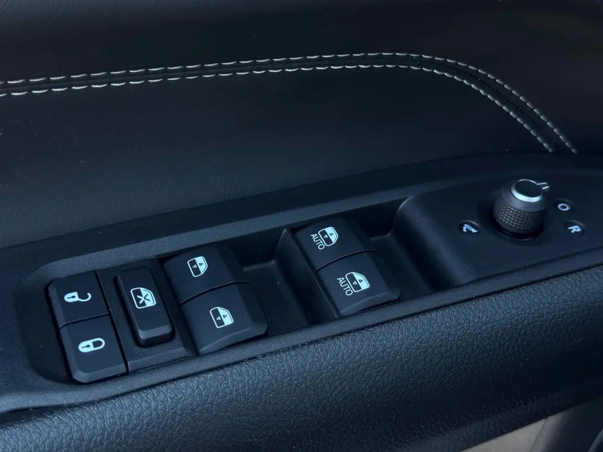 4xe 240 Plug-in Hybrid S | Camera | Leder | Stoelverwarming