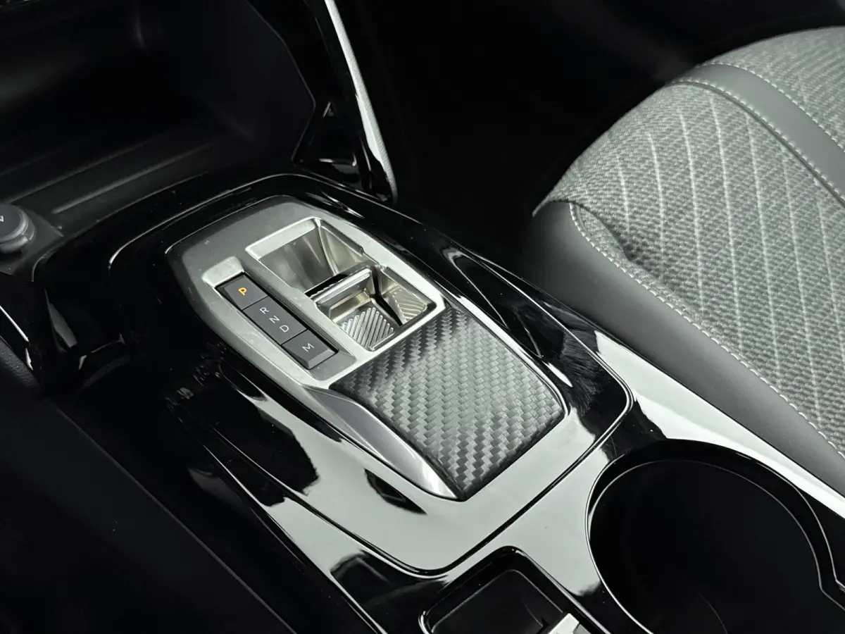 SUV 145pk Allure Hybrid | Adaptieve Cruise Control | 360 Camera | LED Koplampen | Navigatie | CarPlay