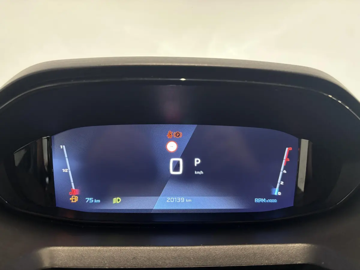 1.5 HDI 130PK L1 130PK NIEUW MODEL Airco Cruise Control  LM velgen Navi Trekhaak PDC V&A Camera