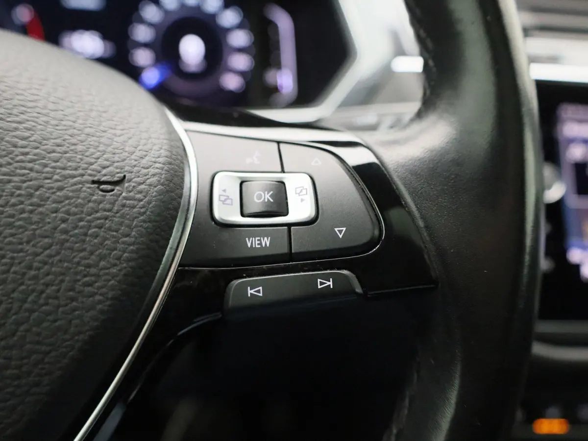 1.5 TSI Highline Business R | Automaat | Panoramadak | Stoelverwarming | Achteruitrijcamera | Parkeersensoren |