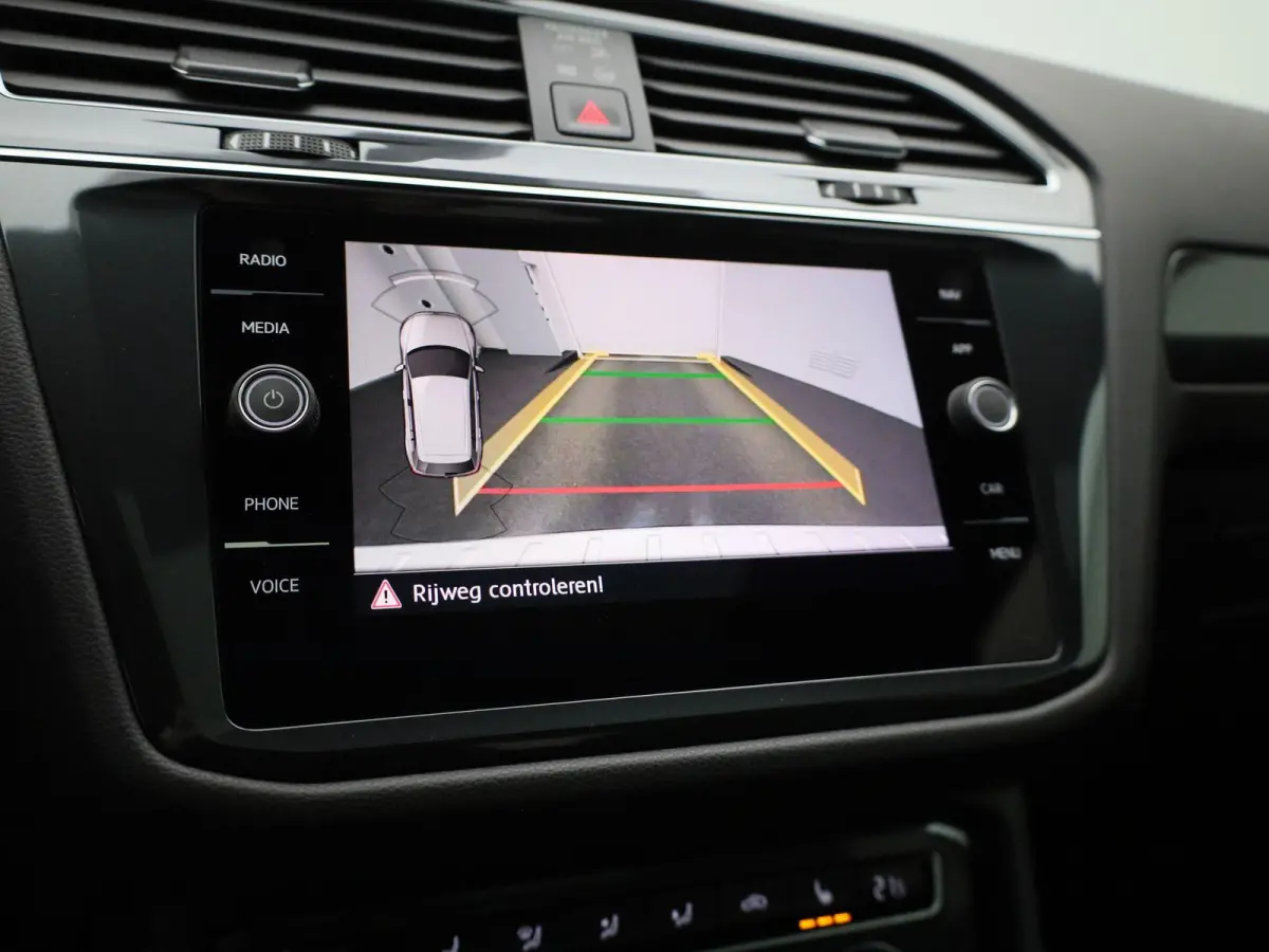 1.5 TSI Highline Business R | Automaat | Panoramadak | Stoelverwarming | Achteruitrijcamera | Parkeersensoren |