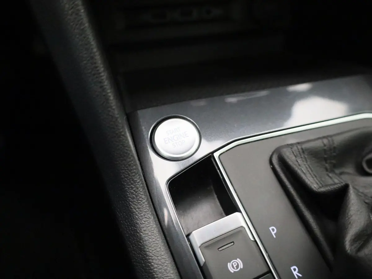 1.5 TSI Highline Business R | Automaat | Panoramadak | Stoelverwarming | Achteruitrijcamera | Parkeersensoren |