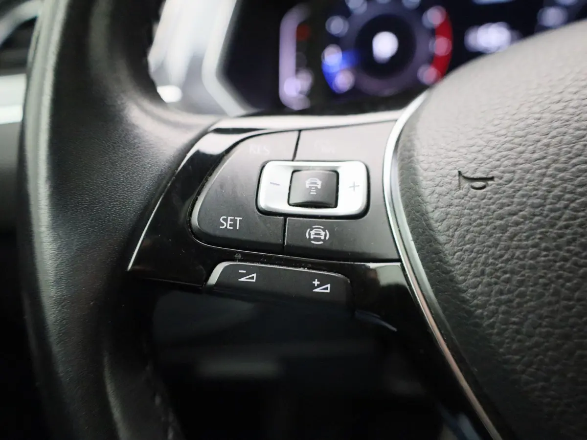 1.5 TSI Highline Business R | Automaat | Panoramadak | Stoelverwarming | Achteruitrijcamera | Parkeersensoren |
