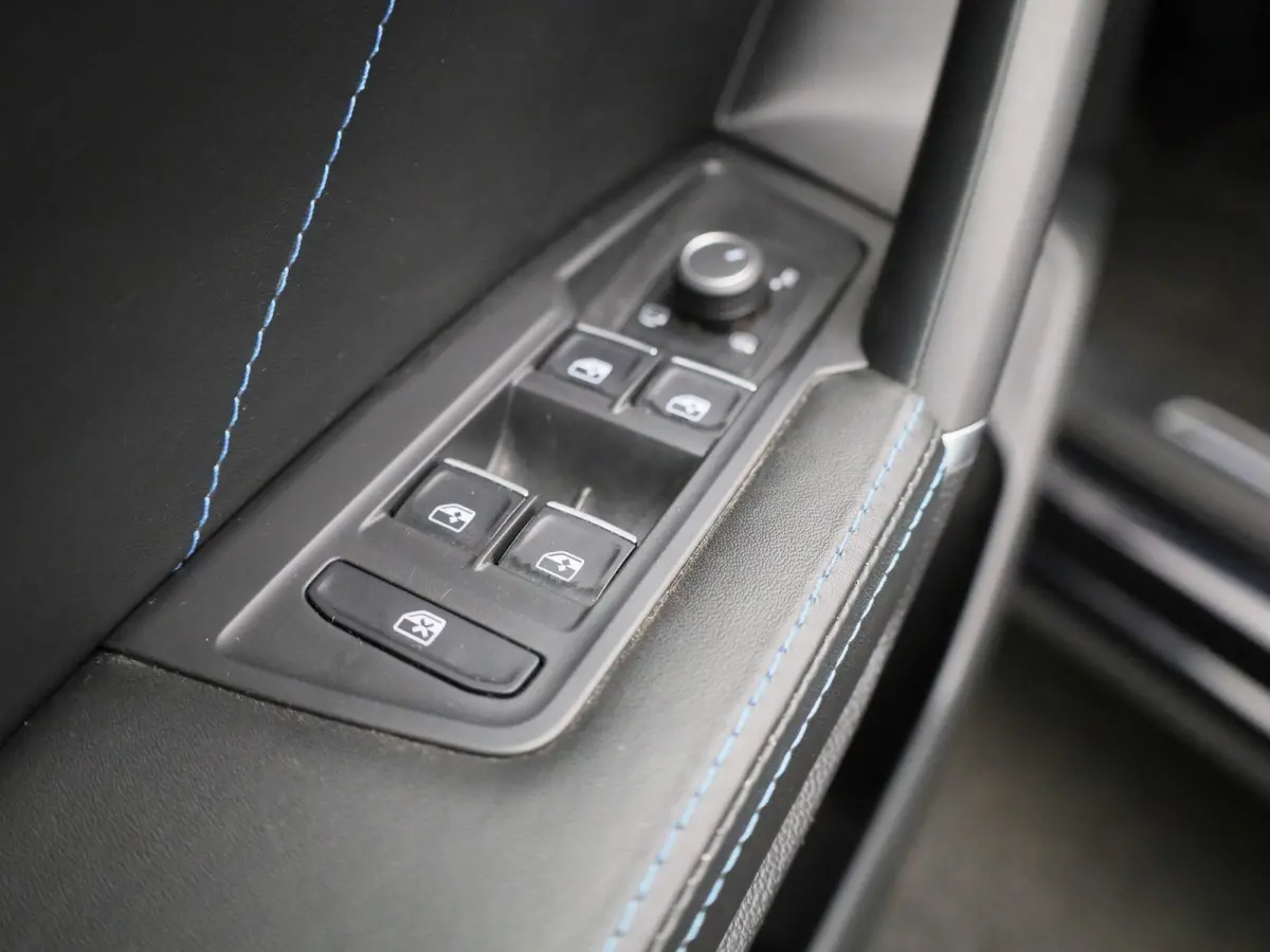 1.5 TSI Highline Business R | Automaat | Panoramadak | Stoelverwarming | Achteruitrijcamera | Parkeersensoren |