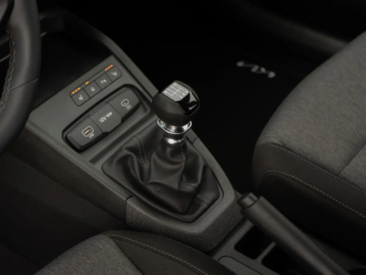 1.0 T-GDi MHEV DynamicLine | OP VOORRAAD | Stoel en stuurverwarming | Navi | Airco |