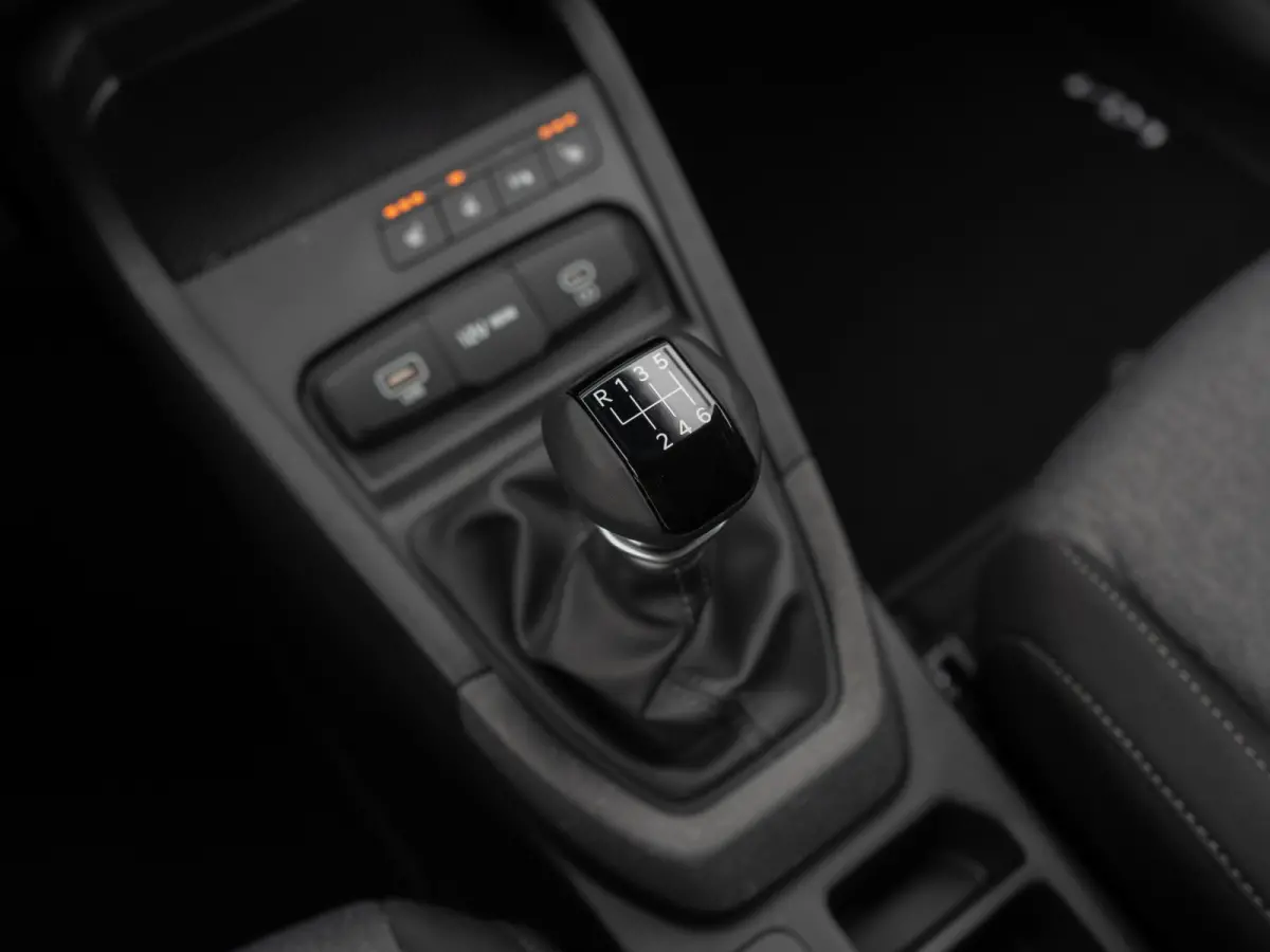 1.0 T-GDi MHEV DynamicLine | OP VOORRAAD | Stoel en stuurverwarming | Navi | Airco |
