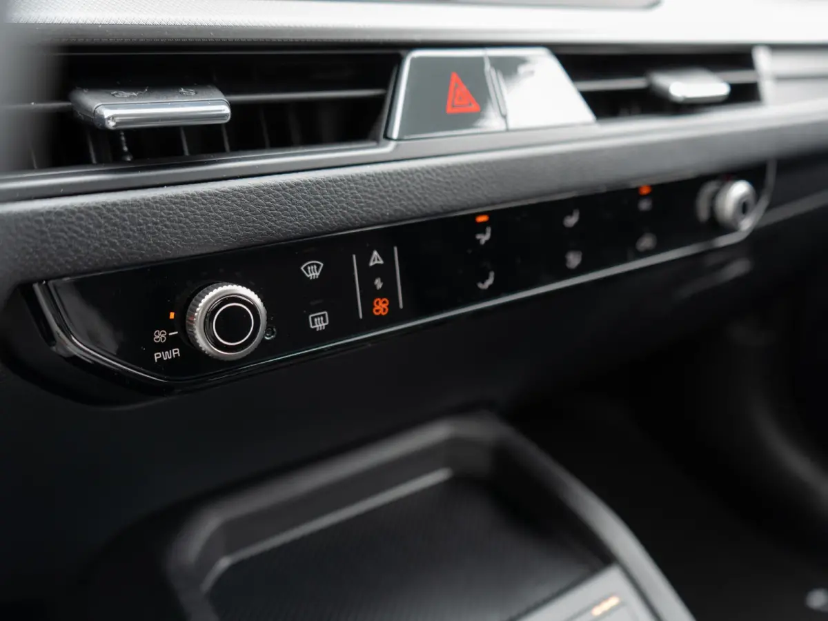 1.0 T-GDi MHEV DynamicLine | OP VOORRAAD | Stoel en stuurverwarming | Navi | Airco |