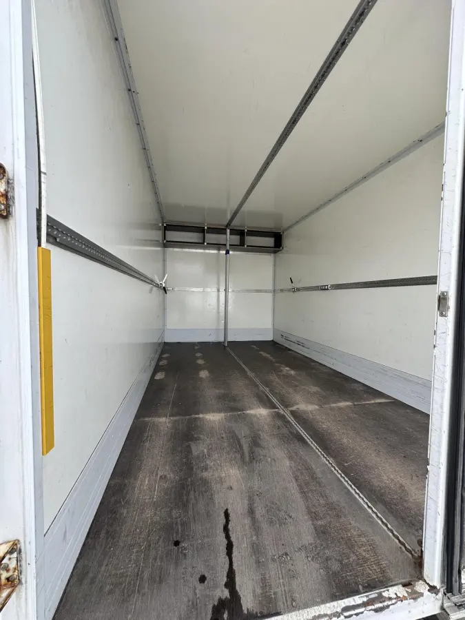 35S16V 2.3 410 Bakwagen met laadklep automaat