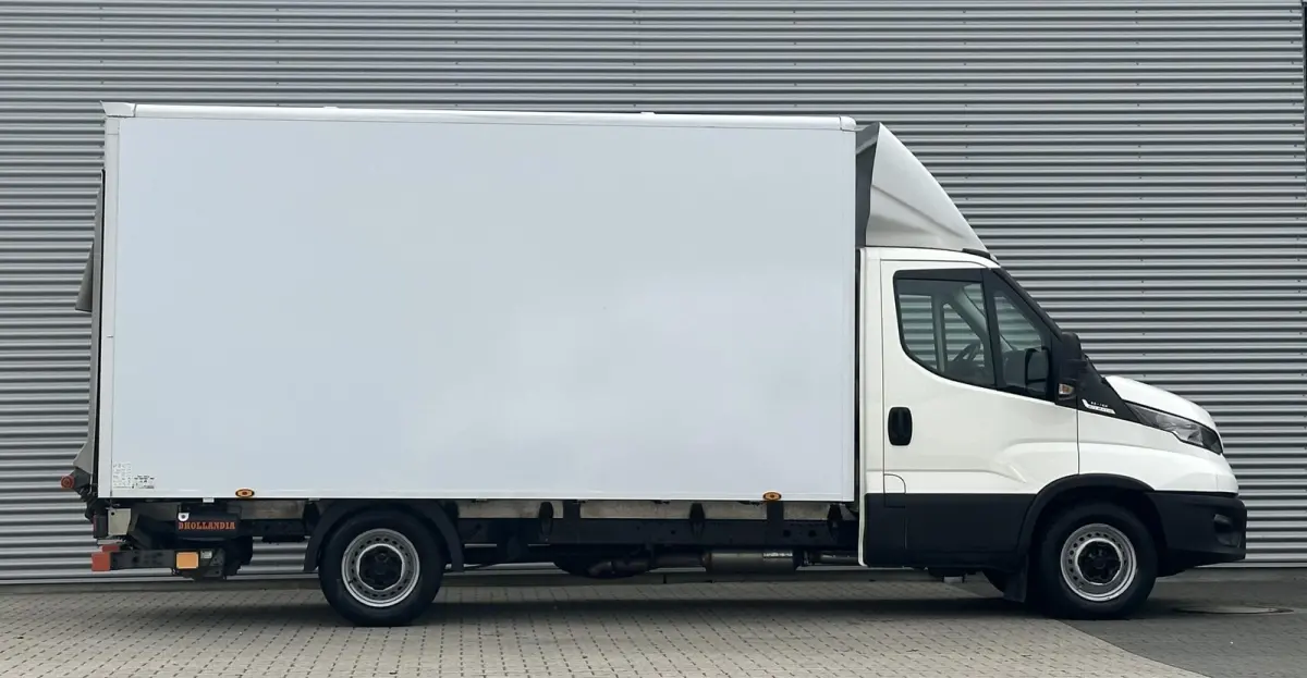 35S16V 2.3 410 Bakwagen met laadklep automaat