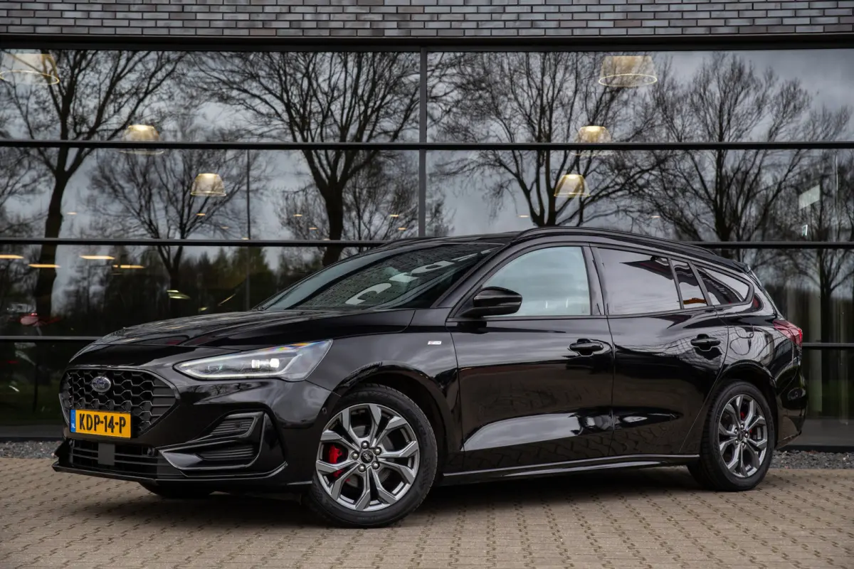 1.0 EcoBoost Hybrid ST Line , Adap. cruise, B&O, Winterpack, Camera 155 PK!