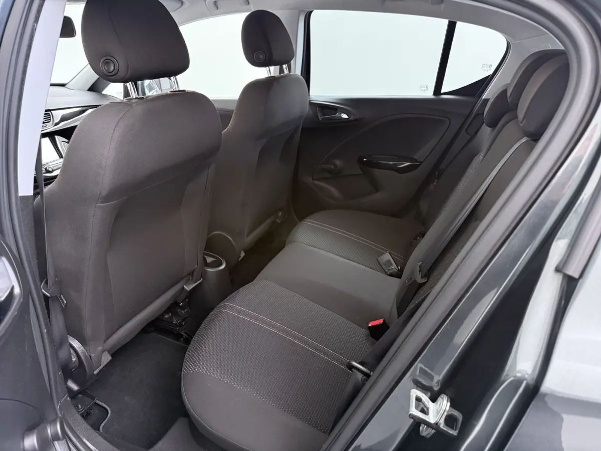 1.4 90 pk 5drs AUTOMAAT Online Edition / Navigatie / Camera / Parkeersensoren / Carplay / DAB / 16'' LMV /