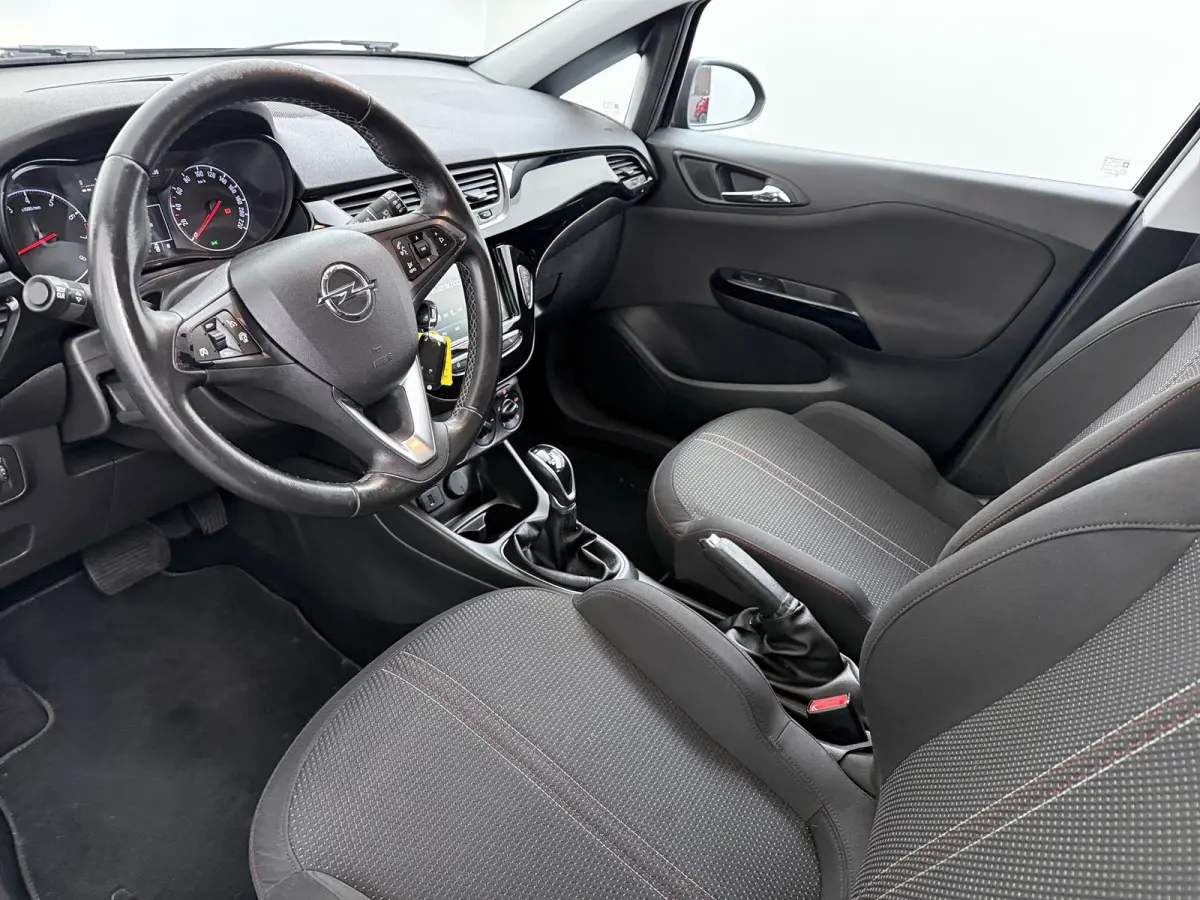 1.4 90 pk 5drs AUTOMAAT Online Edition / Navigatie / Camera / Parkeersensoren / Carplay / DAB / 16'' LMV /