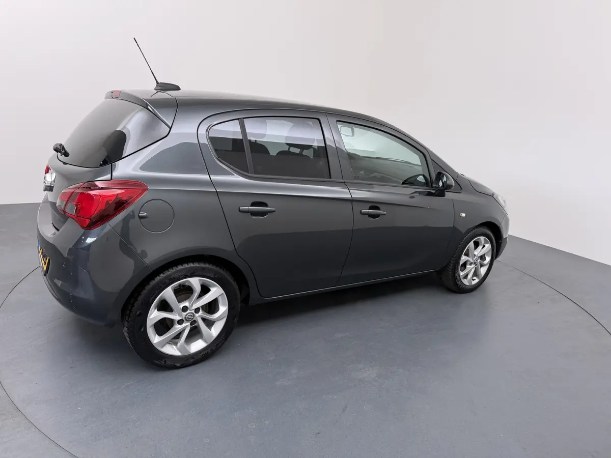 1.4 90 pk 5drs AUTOMAAT Online Edition / Navigatie / Camera / Parkeersensoren / Carplay / DAB / 16'' LMV /