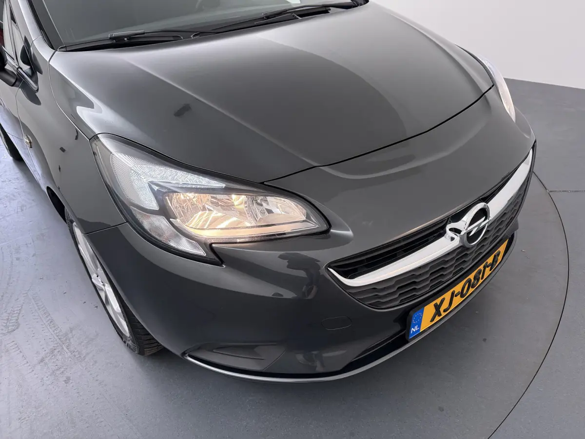 1.4 90 pk 5drs AUTOMAAT Online Edition / Navigatie / Camera / Parkeersensoren / Carplay / DAB / 16'' LMV /