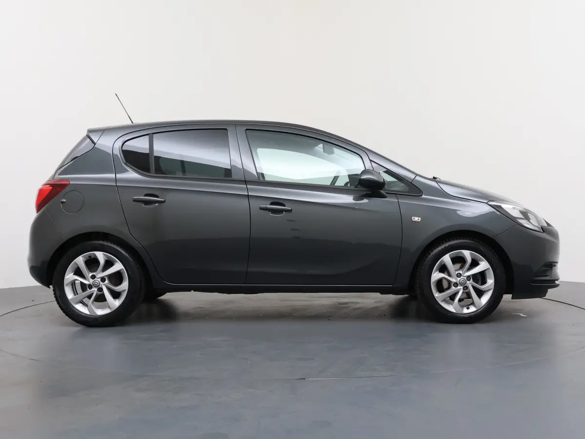 1.4 90 pk 5drs AUTOMAAT Online Edition / Navigatie / Camera / Parkeersensoren / Carplay / DAB / 16'' LMV /