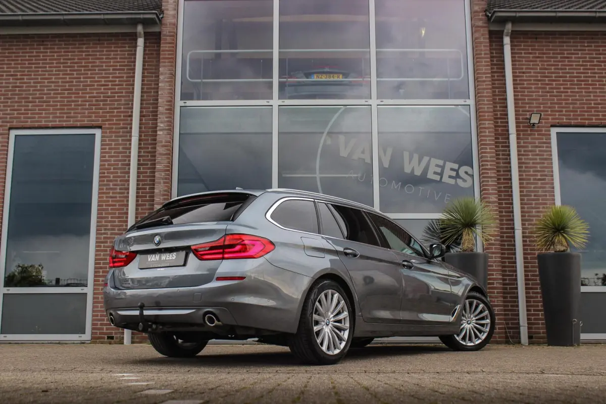 520i High Executive Edition | 2e eigenaar | NL auto | Adaptive LED | 19 inch | Sportstuur | Comfortstoelen | Memory | Display Key | Navigatie | Bluetooth | PDC