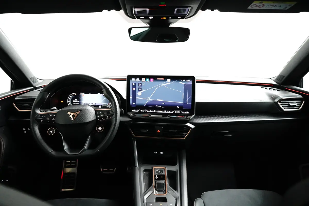 1.5 272PK VZ e-Hybrid DSG-6 Performance | TREKHAAK | NAVIGATIE | MATRIX LED | SENNHEISER SOUND | CAMERA | 19 INCH