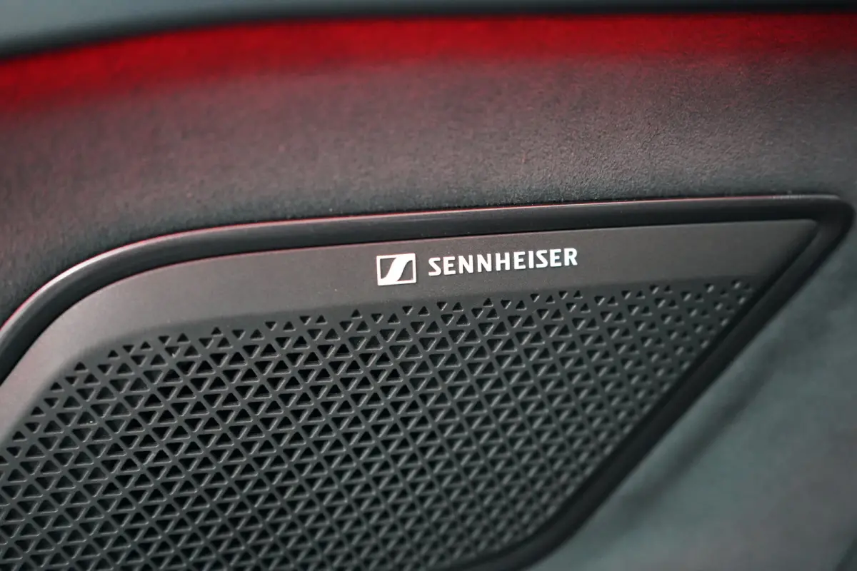 1.5 272PK VZ e-Hybrid DSG-6 Performance | TREKHAAK | NAVIGATIE | MATRIX LED | SENNHEISER SOUND | CAMERA | 19 INCH