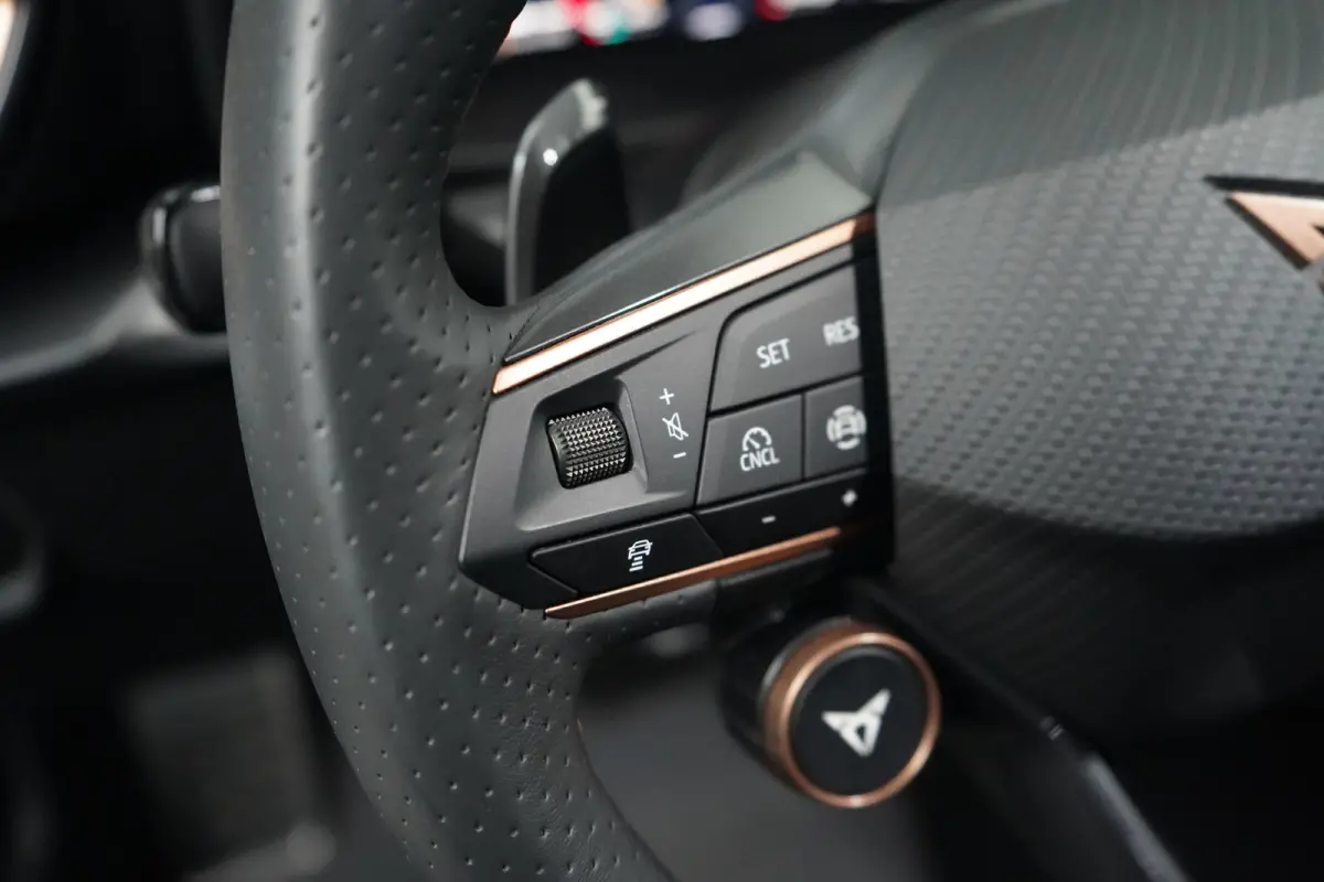 1.5 272PK VZ e-Hybrid DSG-6 Performance | TREKHAAK | NAVIGATIE | MATRIX LED | SENNHEISER SOUND | CAMERA | 19 INCH