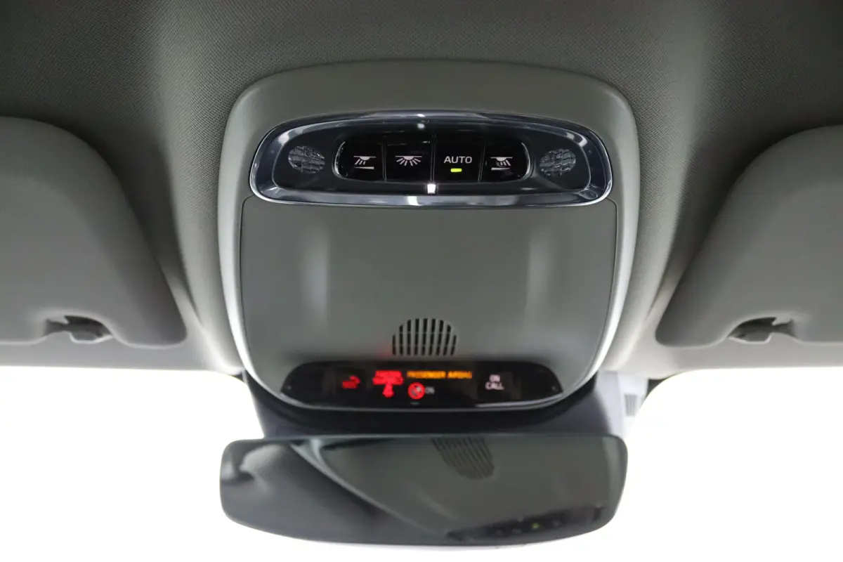 2.0 T5 Momentum | Stoel en stuurwielverwarming | Camera | Adaptieve cruise control | BLIS | LED | Leder | Apple Carplay/Android Auto |