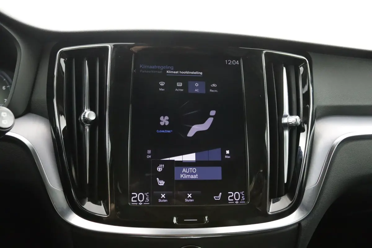 2.0 T5 Momentum | Stoel en stuurwielverwarming | Camera | Adaptieve cruise control | BLIS | LED | Leder | Apple Carplay/Android Auto |
