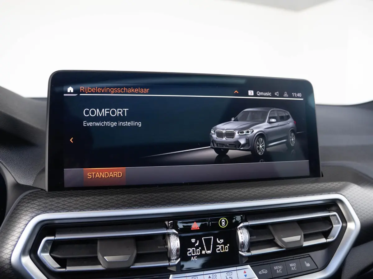xDrive20i | M Sportpakket | Stuurwielrand verwarmd | Achteruitrijcamera | Panoramadak | Stoelverwarming | Head-Up Display | 19''