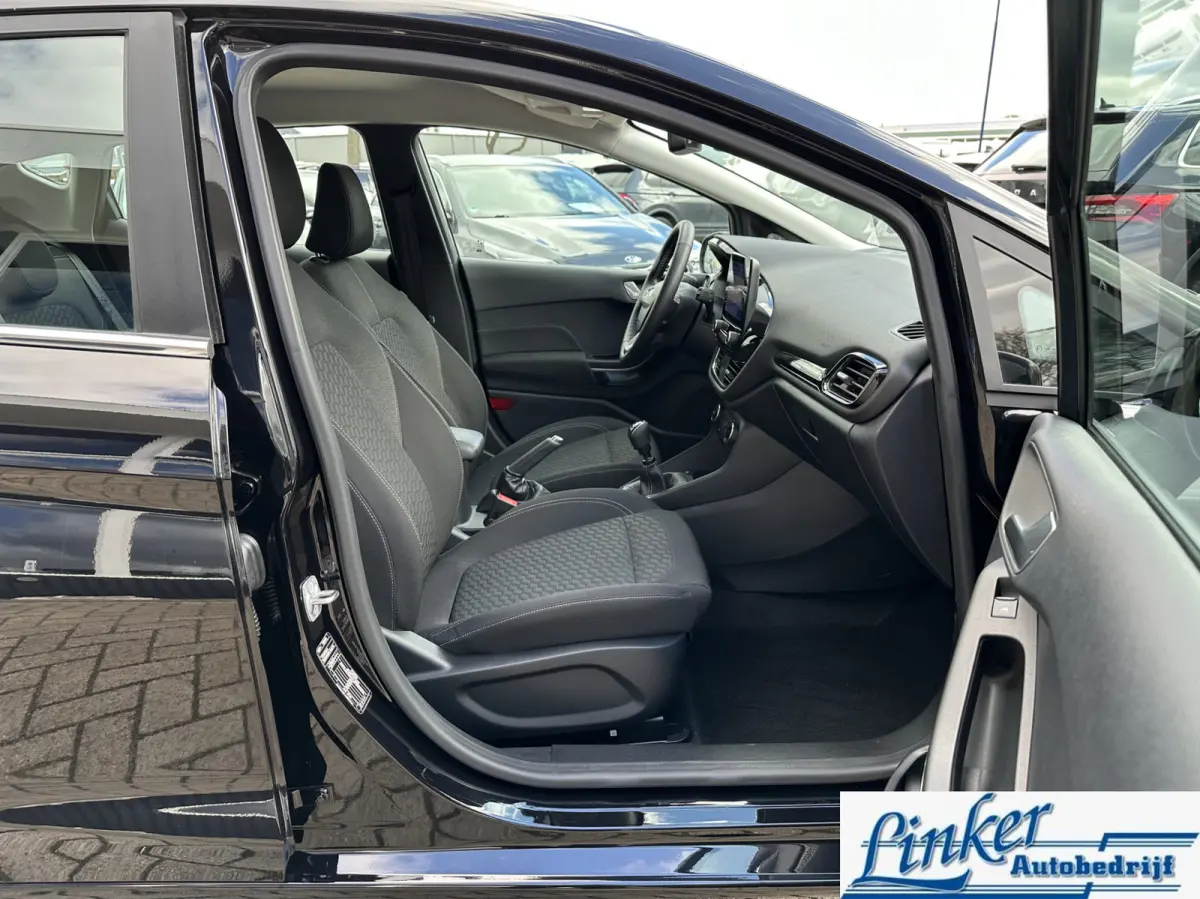 1.0 EcoBoost Hybrid Titanium - NL-AUTO PDC ACHTER BLUETOOTH