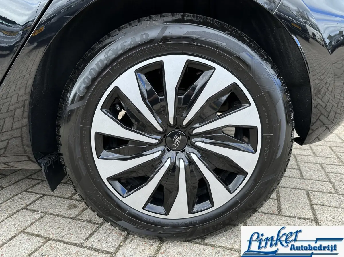 1.0 EcoBoost Hybrid Titanium - NL-AUTO PDC ACHTER BLUETOOTH