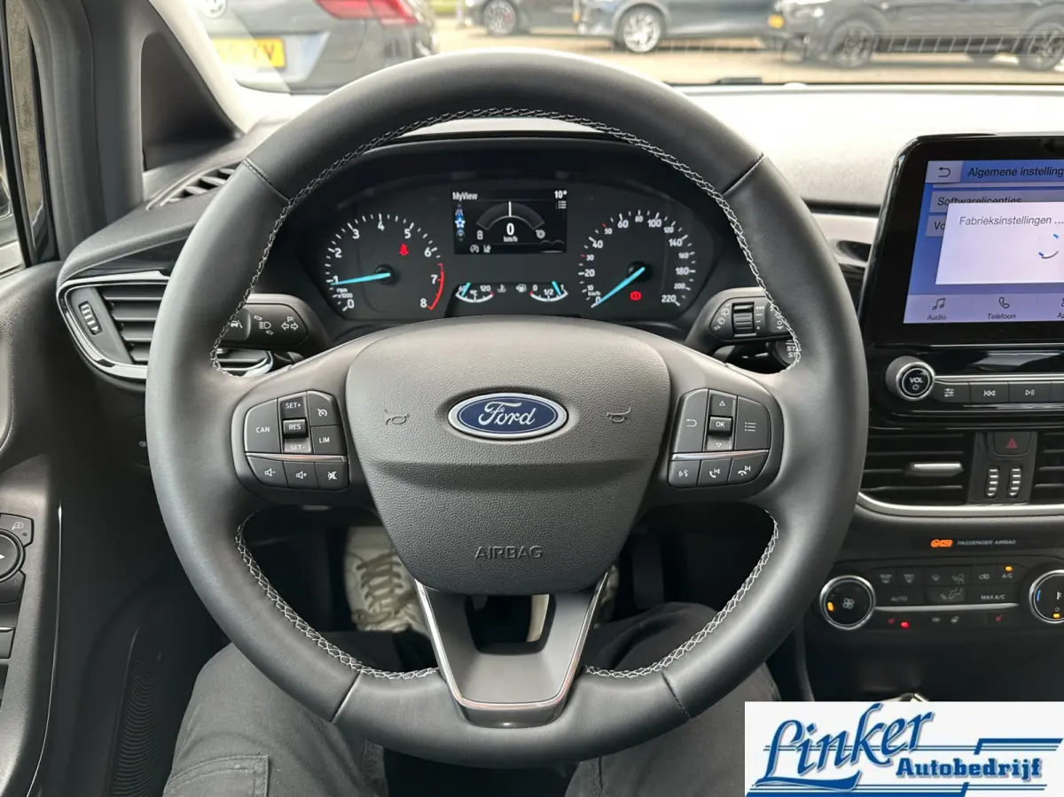 1.0 EcoBoost Hybrid Titanium - NL-AUTO PDC ACHTER BLUETOOTH