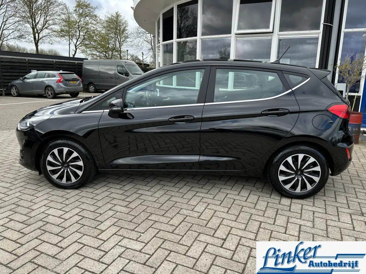 1.0 EcoBoost Hybrid Titanium - NL-AUTO PDC ACHTER BLUETOOTH