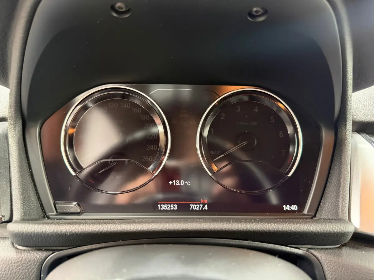 218i Executive Launch Edition | Automaat | Sportstoelen | Camera | Navi | Dealeronderhouden | NL Auto