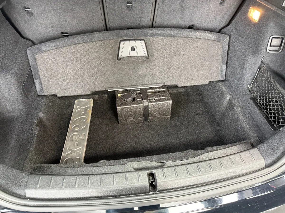 218i Executive Launch Edition | Automaat | Sportstoelen | Camera | Navi | Dealeronderhouden | NL Auto