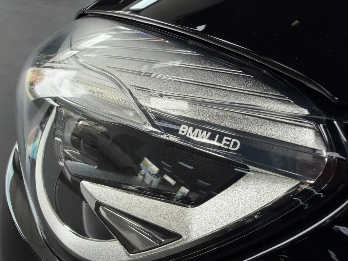 218i Executive Launch Edition | Automaat | Sportstoelen | Camera | Navi | Dealeronderhouden | NL Auto