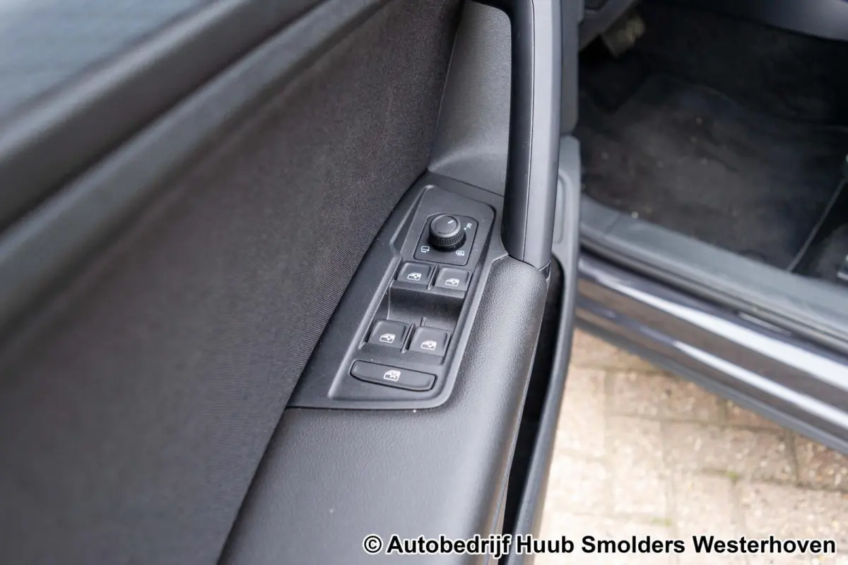 1.4 TSI eHybrid R-Line Business+