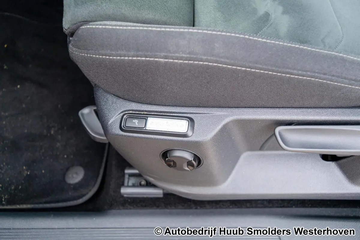 1.4 TSI eHybrid R-Line Business+
