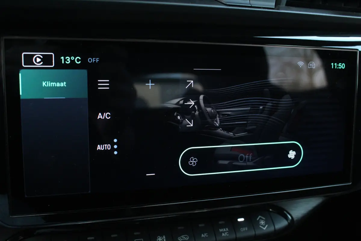 1.2 Turbo Hybrid Ibrida | Adaptive Cruise | Carplay | LED | LMV | Keyless | Climate Controle | PDC | | Adaptive Cruise | Carplay | LED | LMV | Keyless | Climate Controle | PDC |