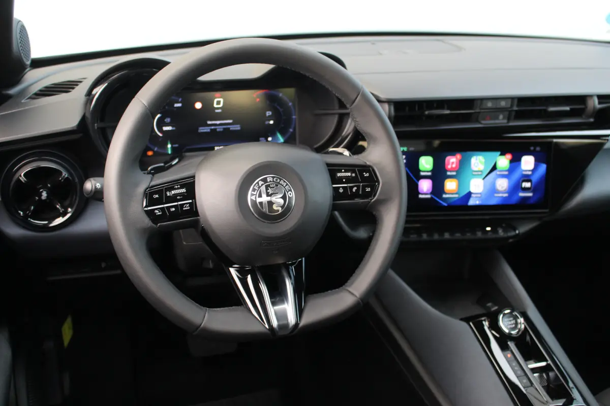 1.2 Turbo Hybrid Ibrida | Adaptive Cruise | Carplay | LED | LMV | Keyless | Climate Controle | PDC | | Adaptive Cruise | Carplay | LED | LMV | Keyless | Climate Controle | PDC |