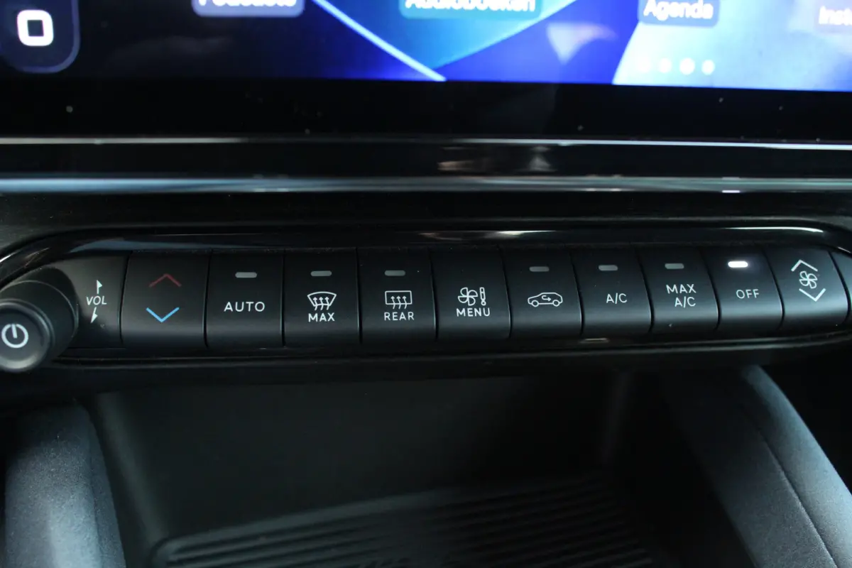 1.2 Turbo Hybrid Ibrida | Adaptive Cruise | Carplay | LED | LMV | Keyless | Climate Controle | PDC | | Adaptive Cruise | Carplay | LED | LMV | Keyless | Climate Controle | PDC |